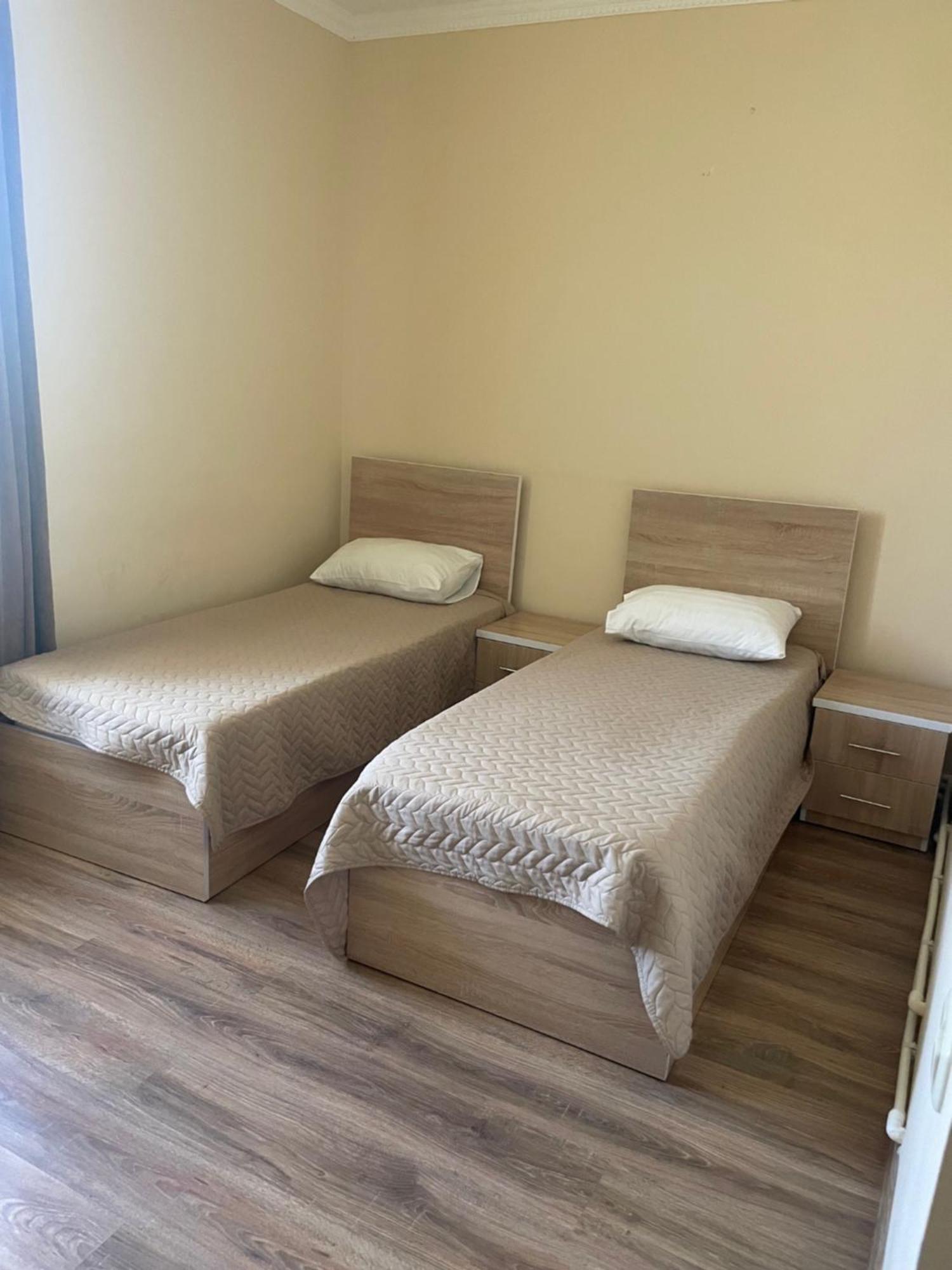 Decca Hotel 耶烈万 外观 照片