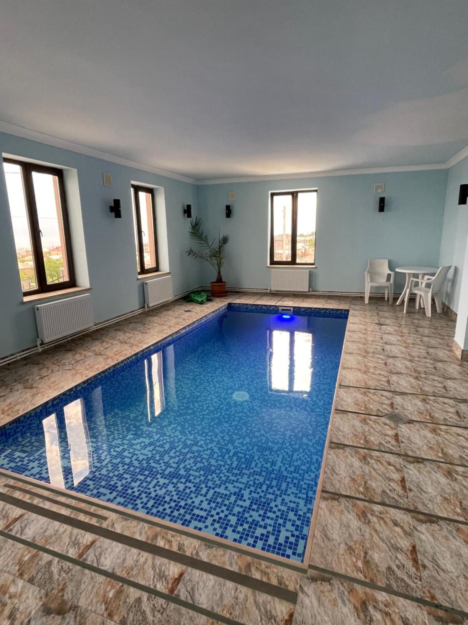 Decca Hotel 耶烈万 外观 照片